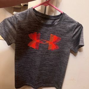 Boys under Armour Tee shirt